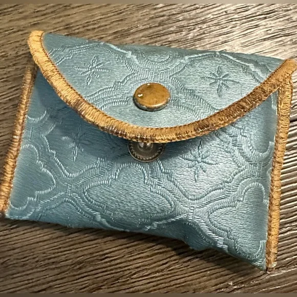 Vintage Rosary Beads & Vintage Rosary Case - Picture 12 of 14